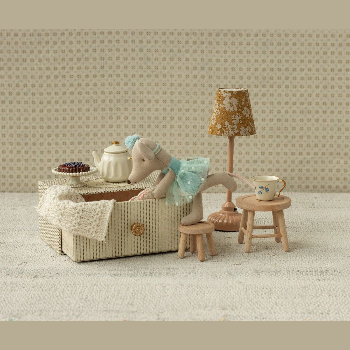 Maileg dance mouse in daybed little sister