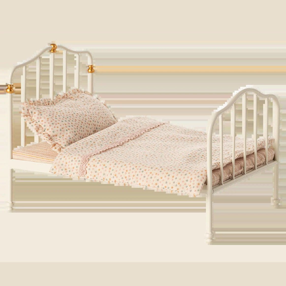 Maileg vintage bed mouse off white