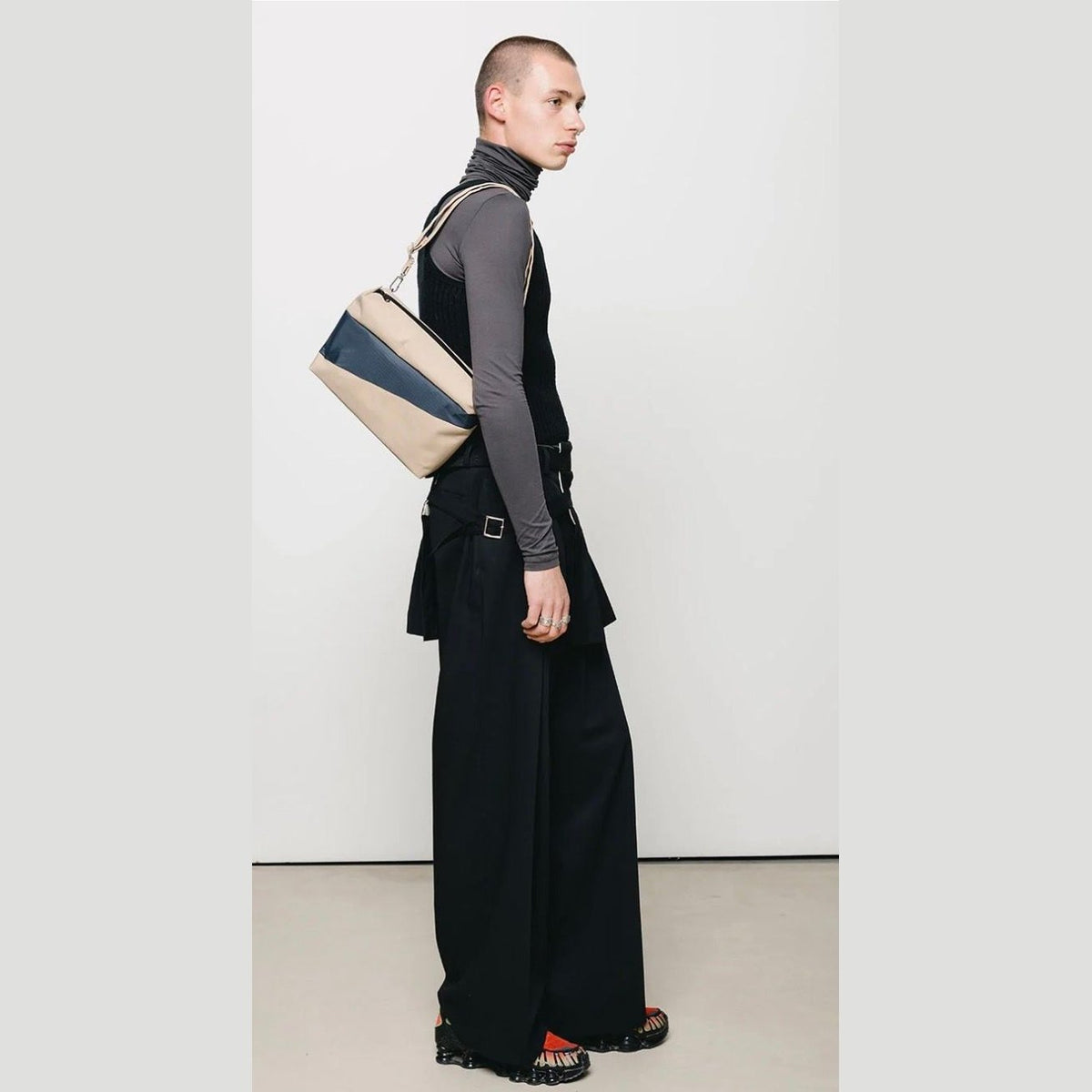 Susan Bijl the new bum bag almond & tornado M