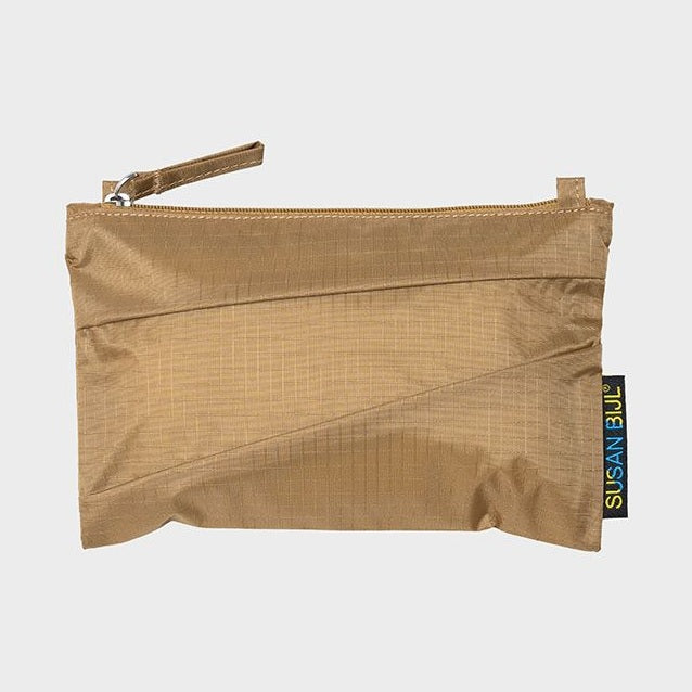 The new pouch mono camel small