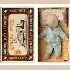 Little brother mouse in match box magneet
