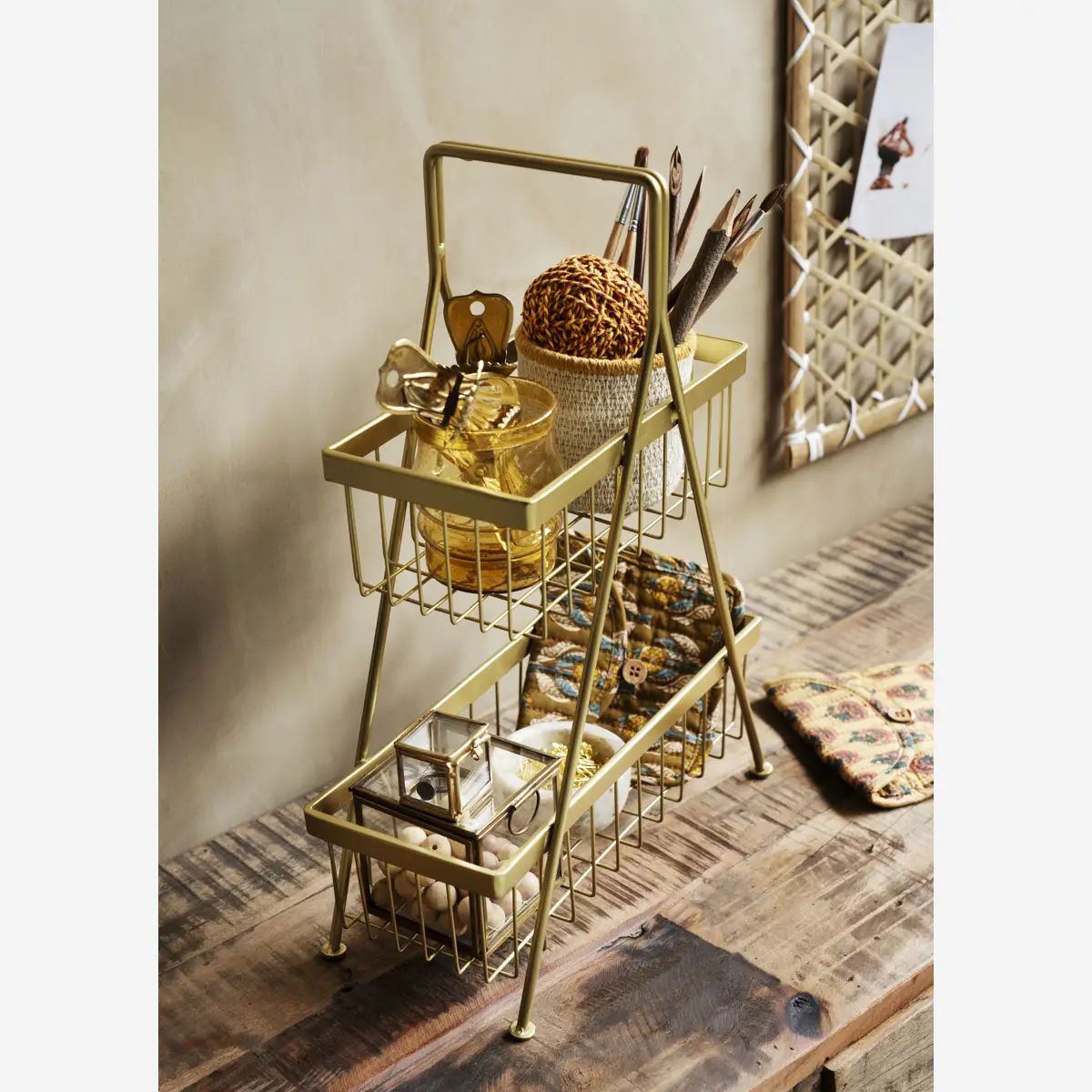 Madam stoltz iron basket rack dubbellaags