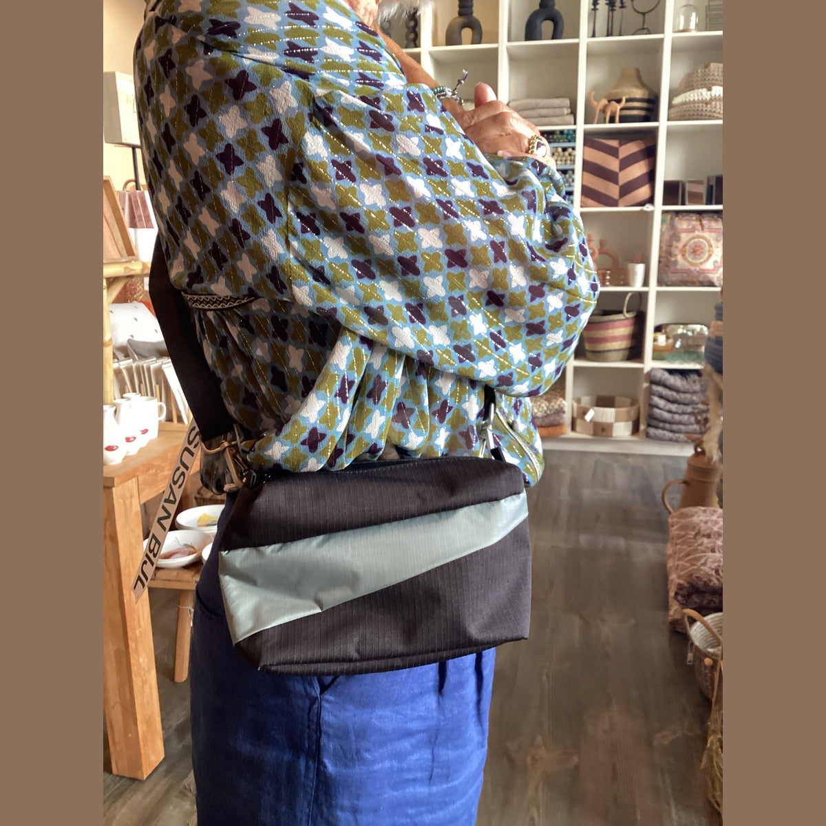 Susan Bijl the new bum bag black & grey S