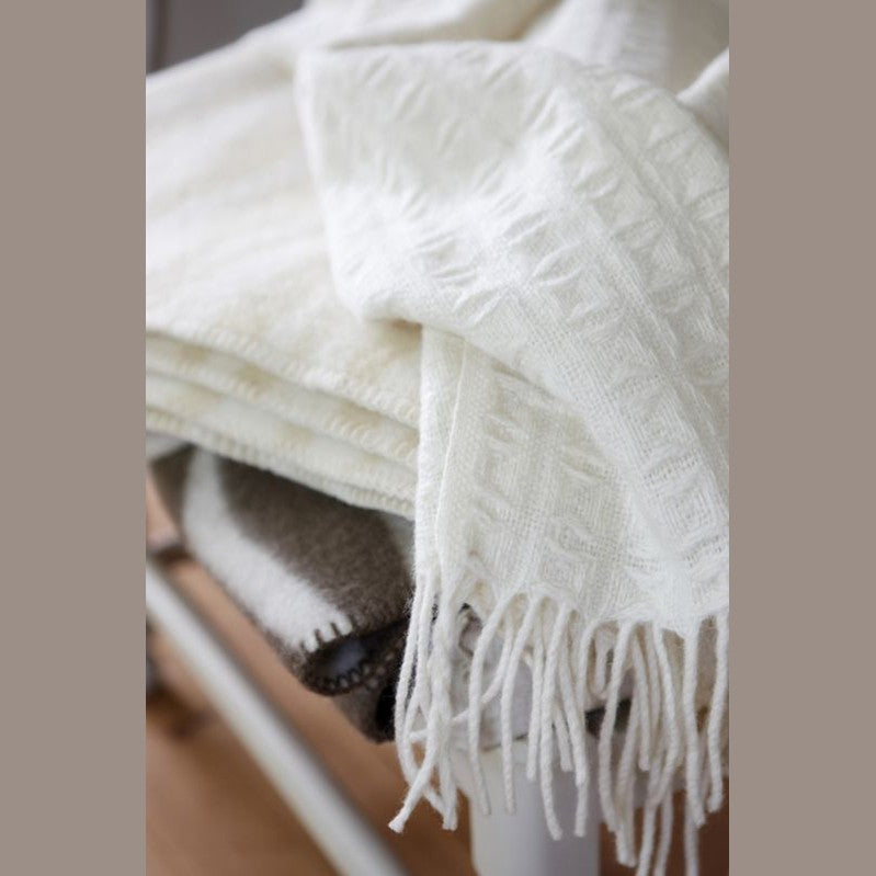 Klippan Twist naturel white, woven wool throw