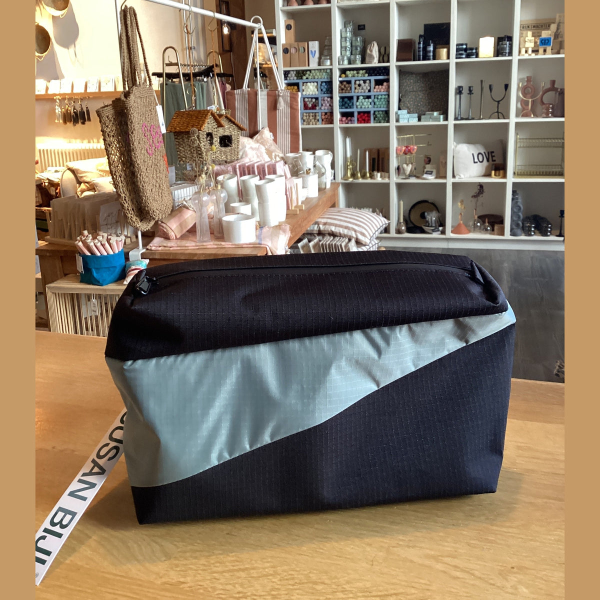 Susan Bijl the new bum bag Black & grey M