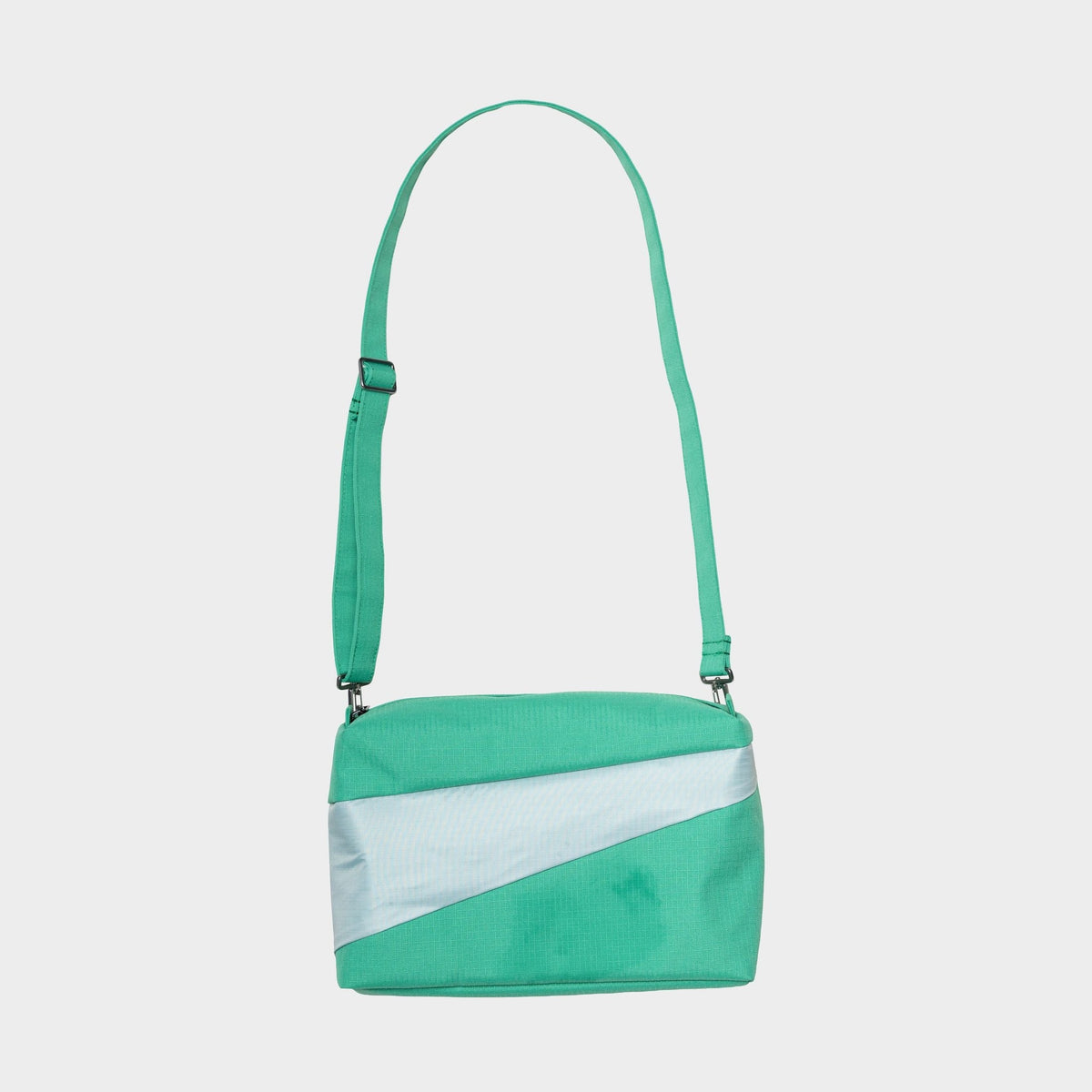 The new bum bag holly green & surf spray medium