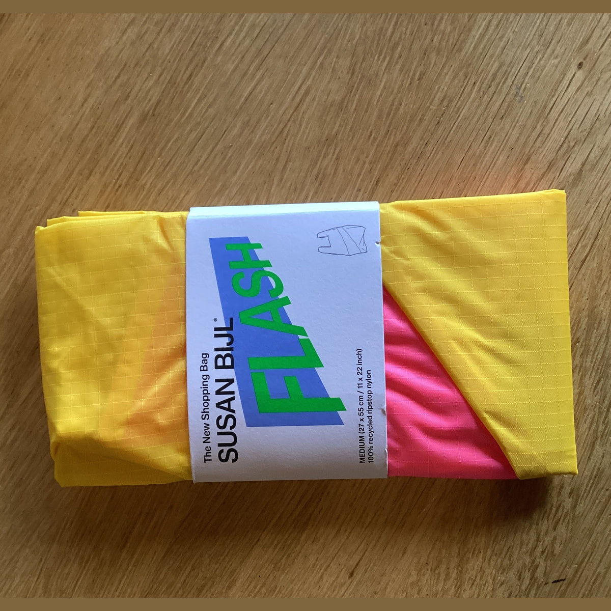 the new shopping bag tv yellow & fluo pink M