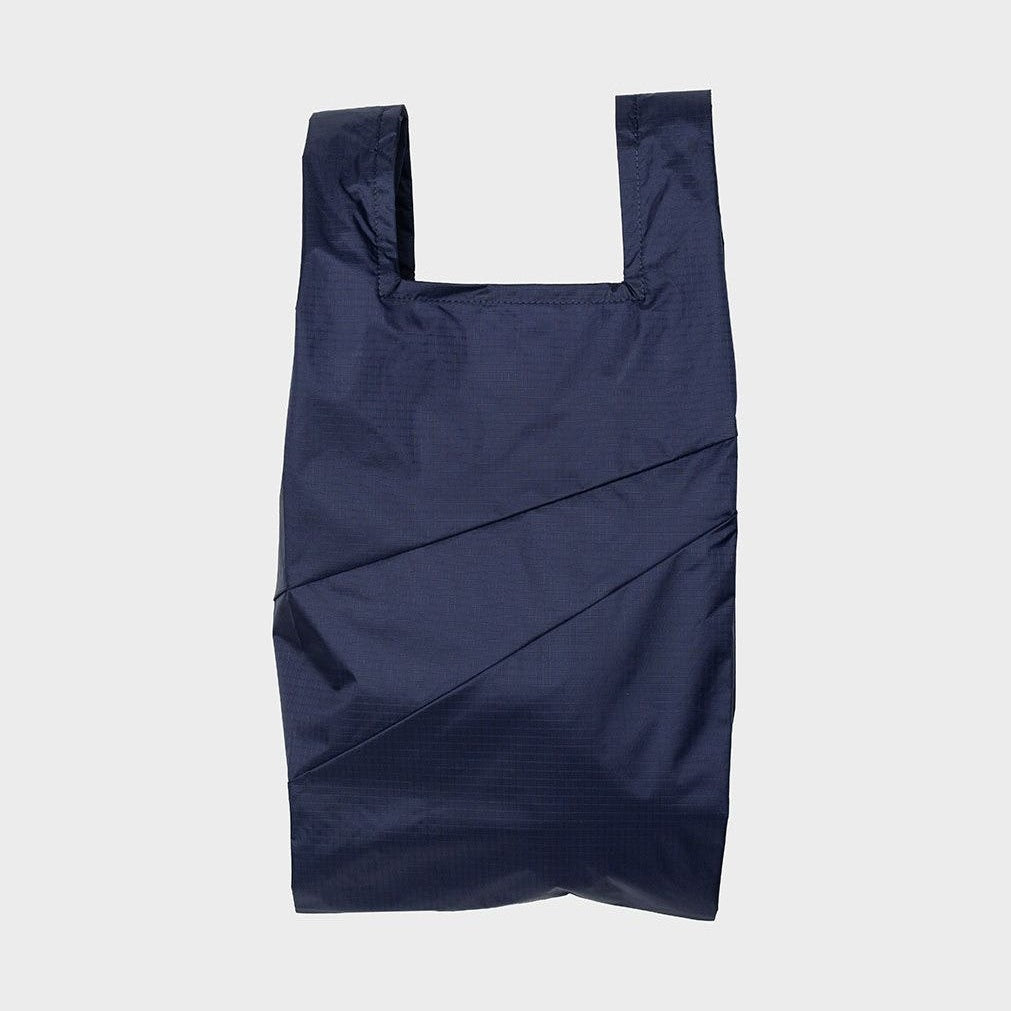 The new shopping bag mono water small