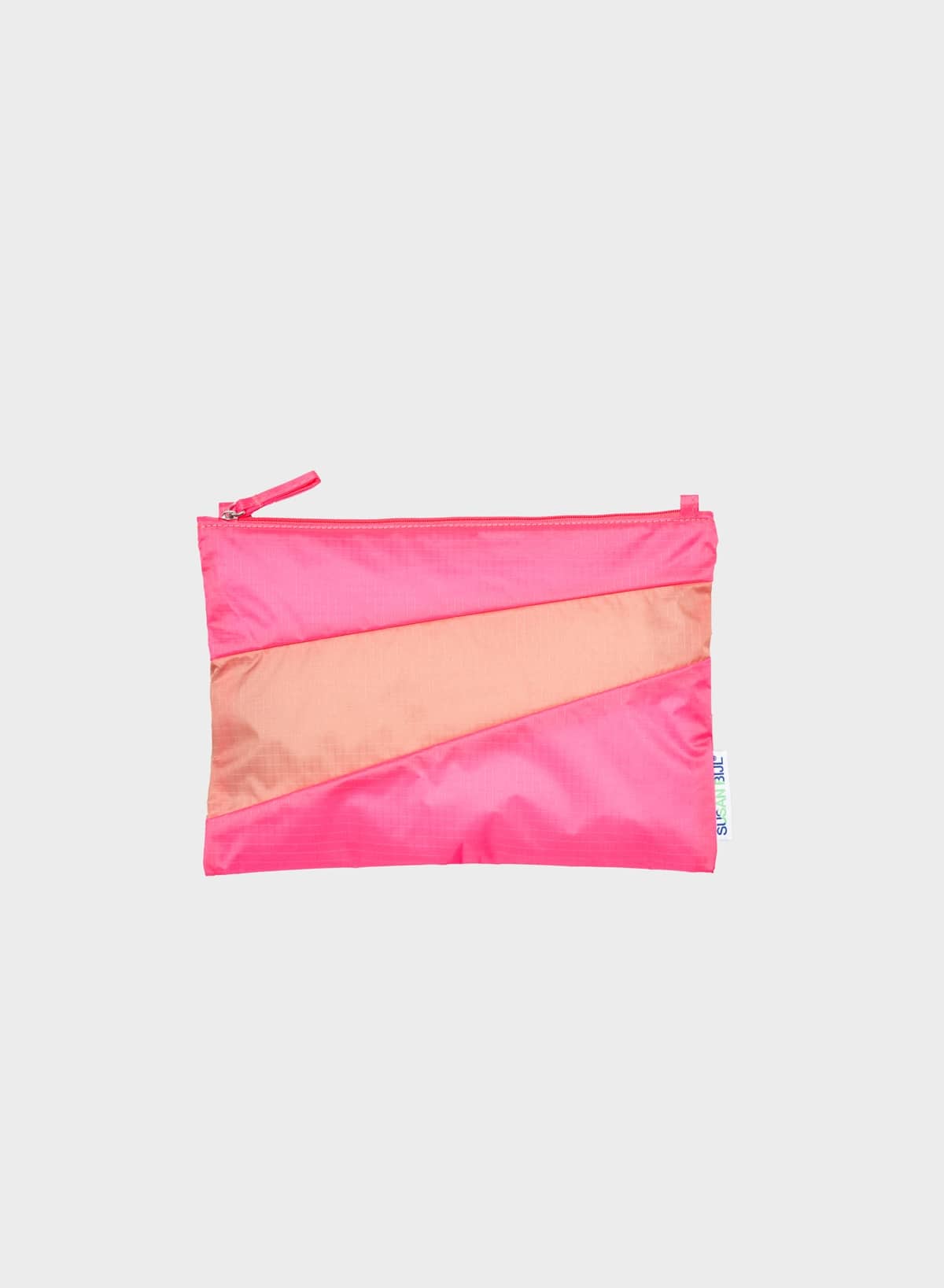 The new pouch fluo pink & try medium