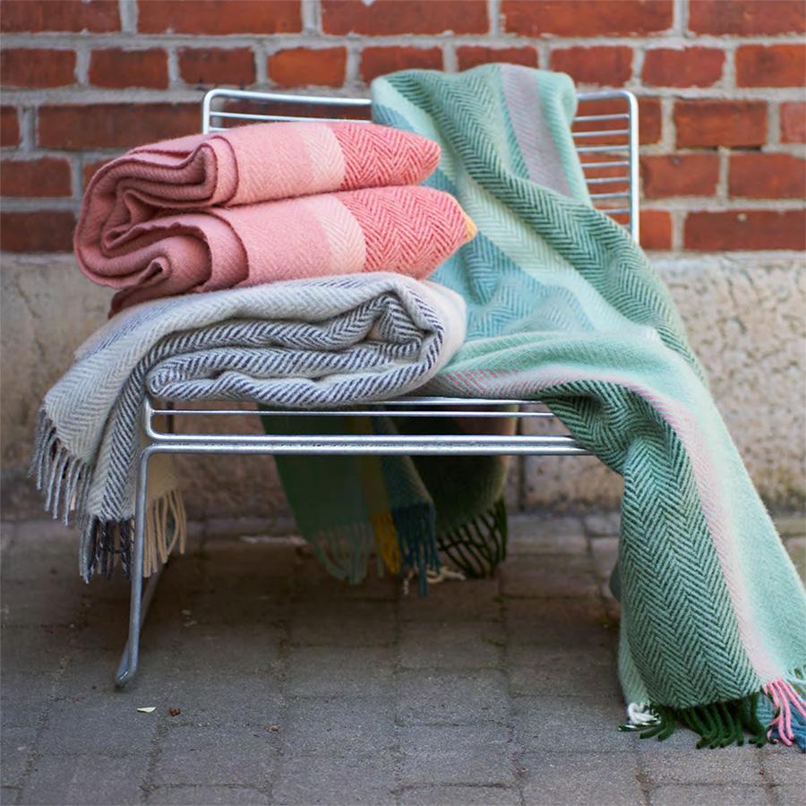 Klippan birka Flower woven wool