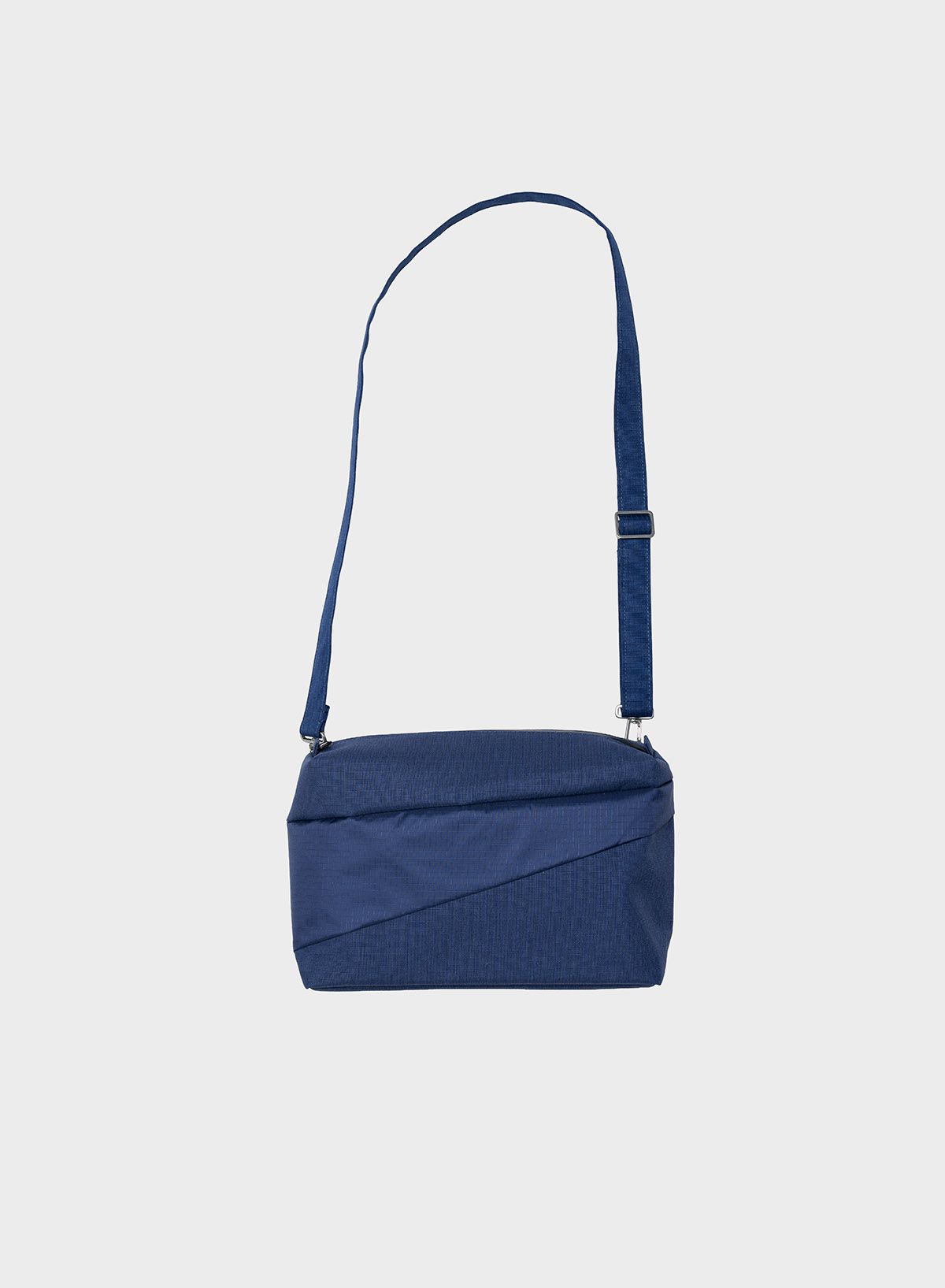 Susan Bijl the new bum bag mono navy medium