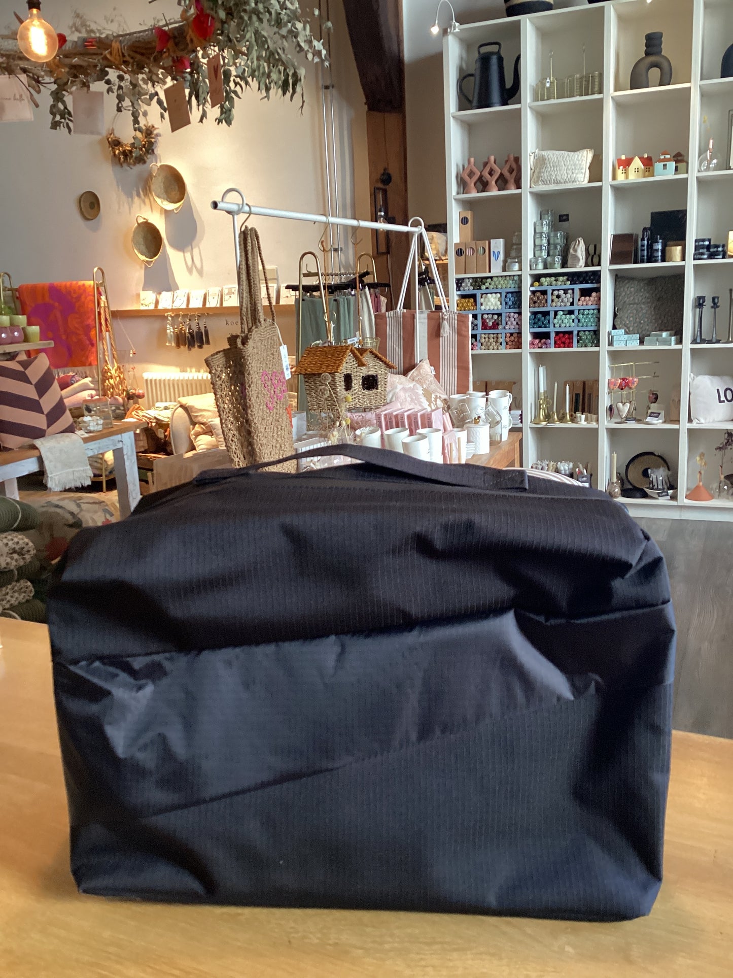 Susan Bijl the new 24/7 bag Black & black