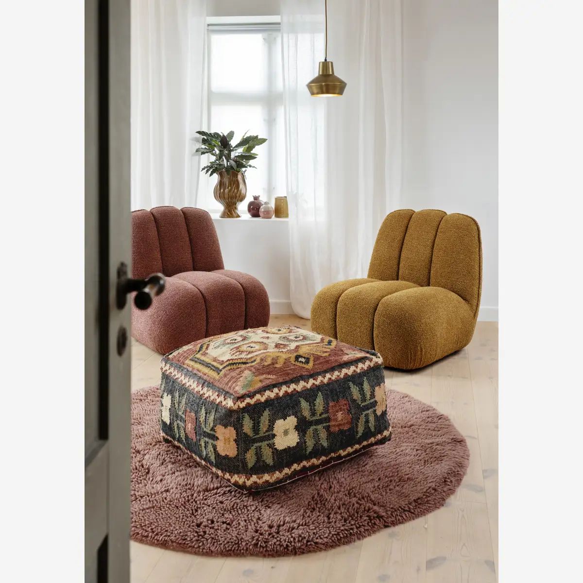 Madam Stoltz poef bloem PRE ORDER LEVERING EIND AUGUSTUS