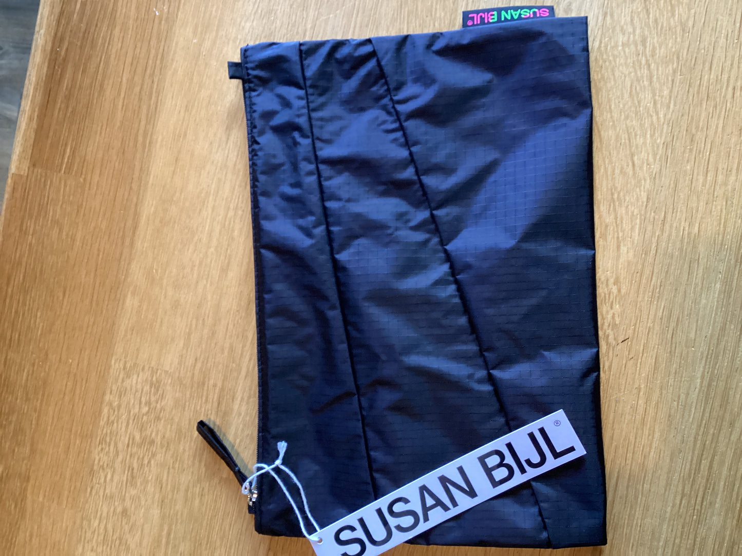 Susan Bijl the new pouch Black & black M