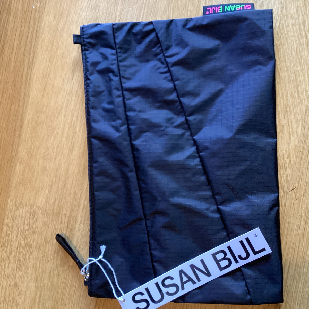 Susan Bijl the new pouch Black & black M
