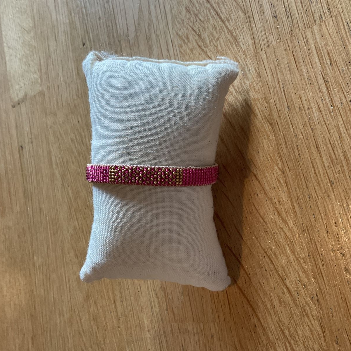 Ibu bracelet pin point fuchsia