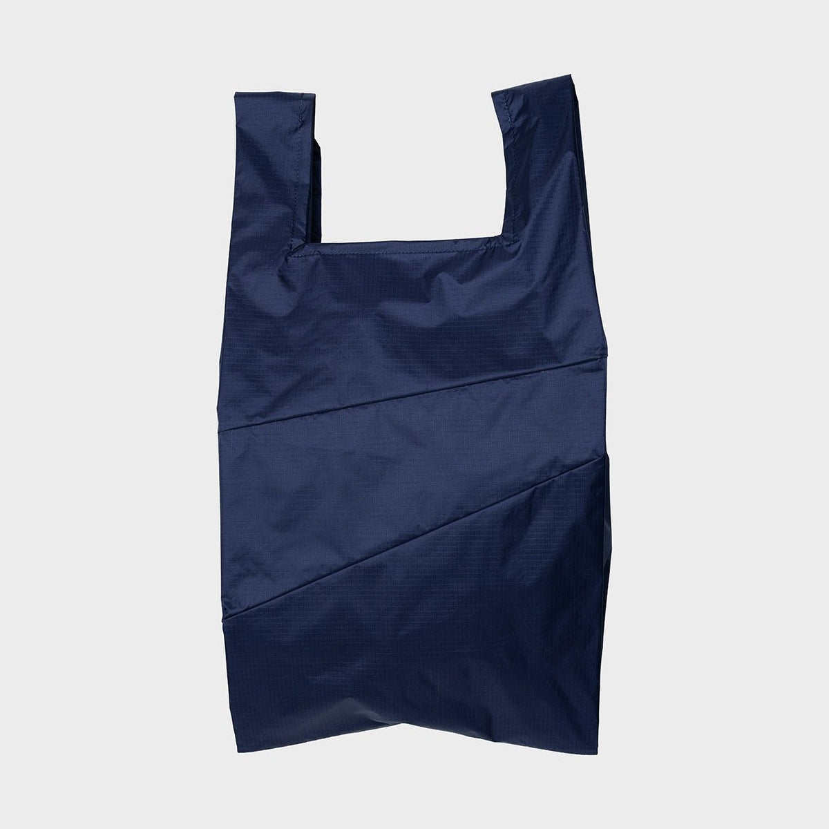 The new shopping bag mono water large