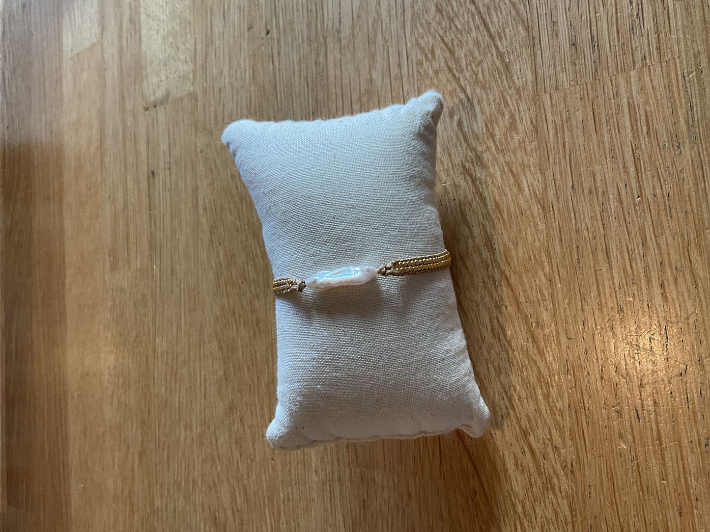 Ibu bracelet jill gold pearl