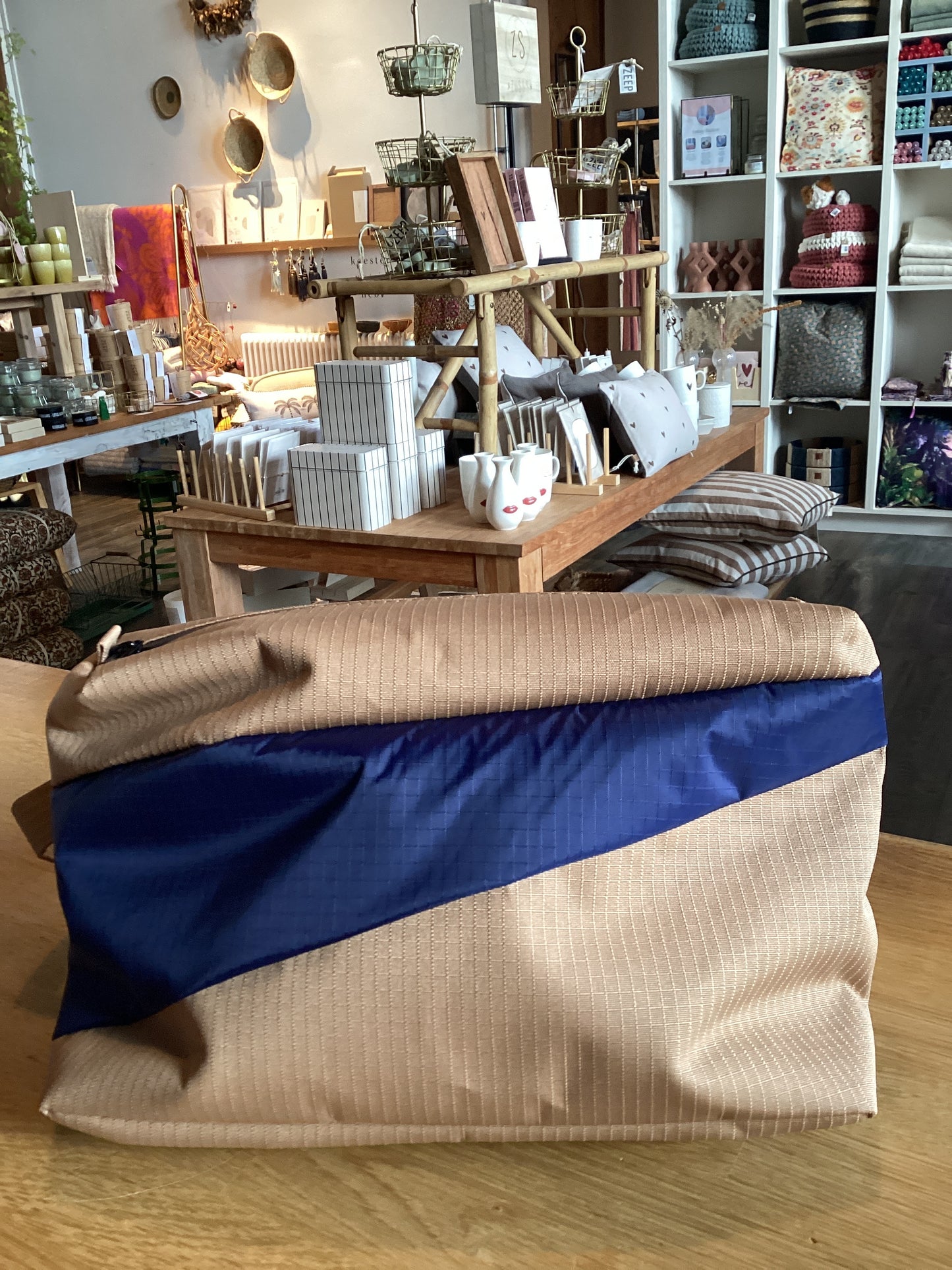 Susan Bijl the new bum bag camel & navy M