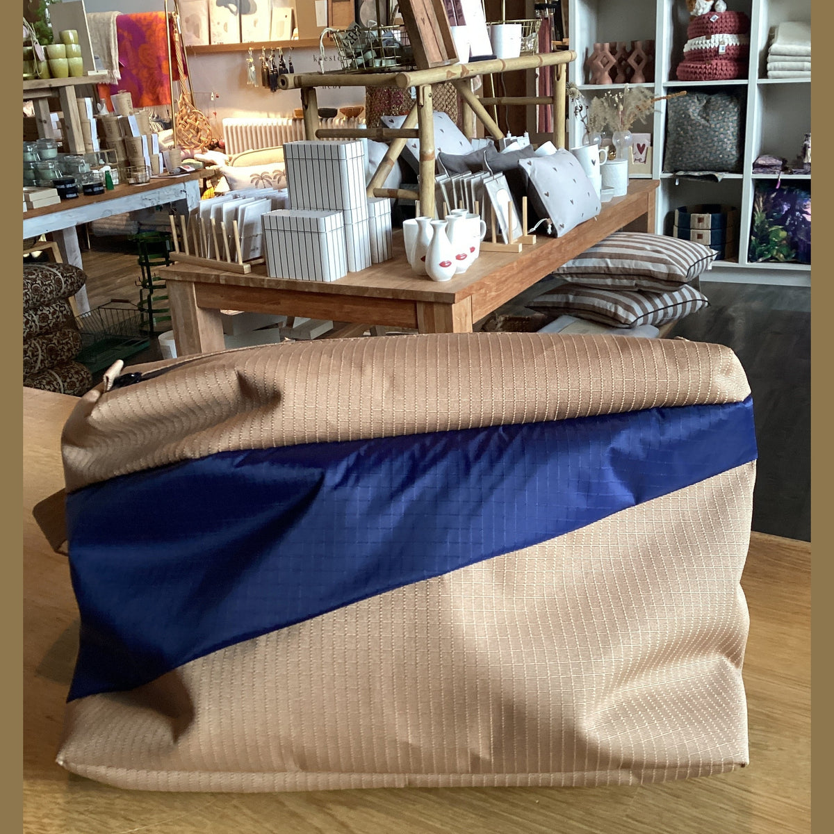 Susan Bijl the new bum bag camel & navy M