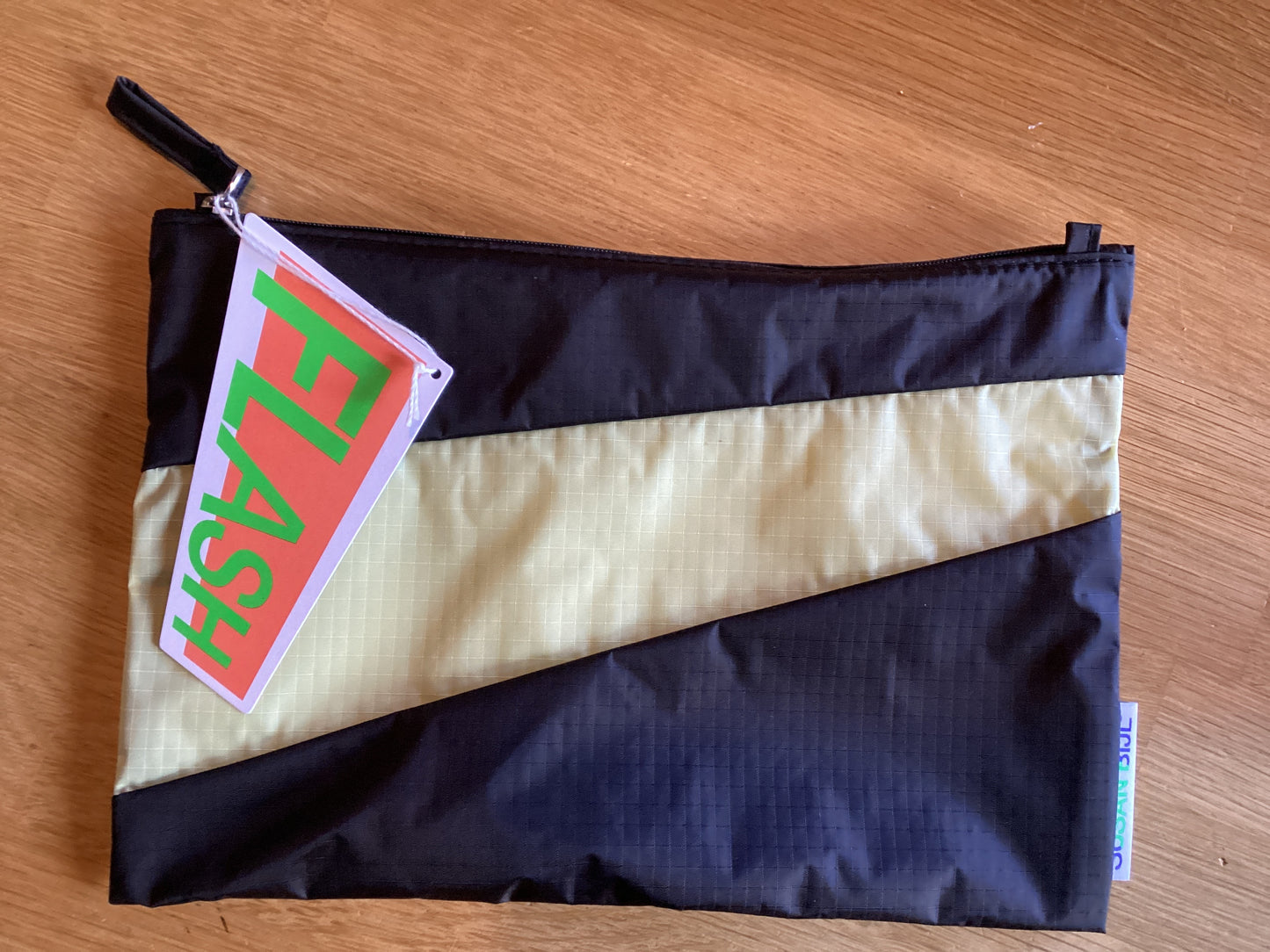 The New Pouch Black & Joy Medium