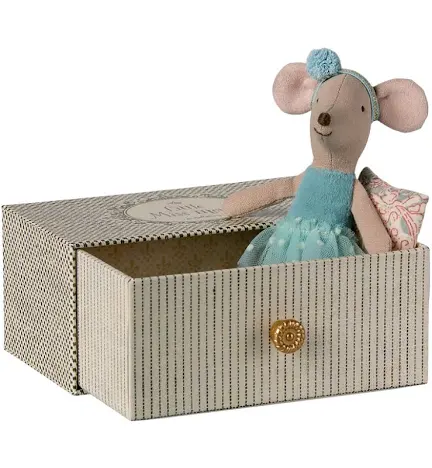 Maileg dance mouse in daybed little sister