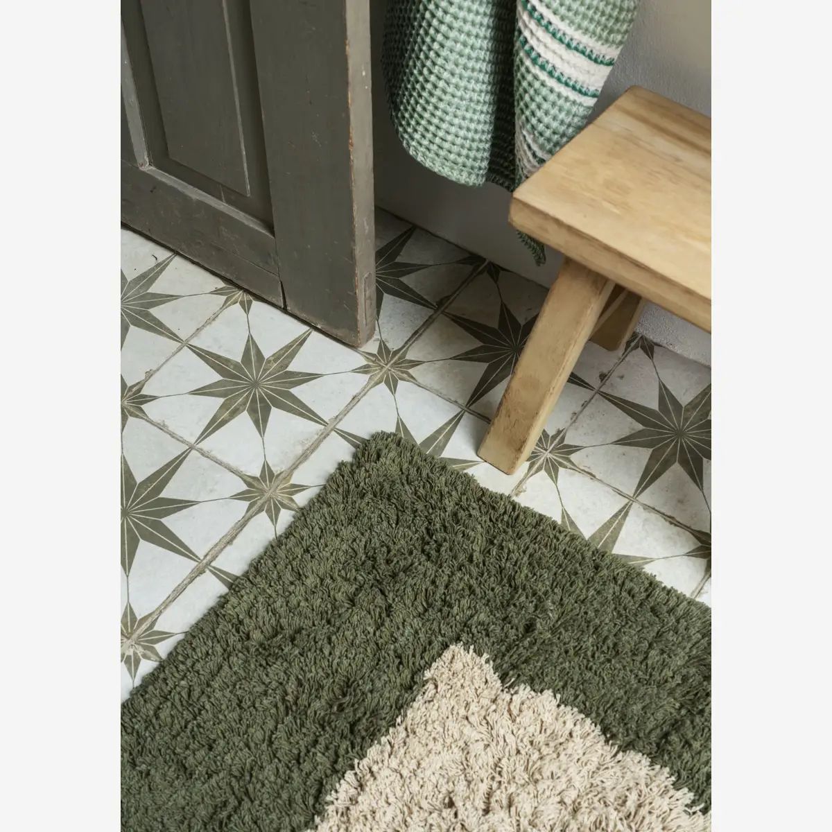 Madam stoltz tufted cotton bath mat khaki