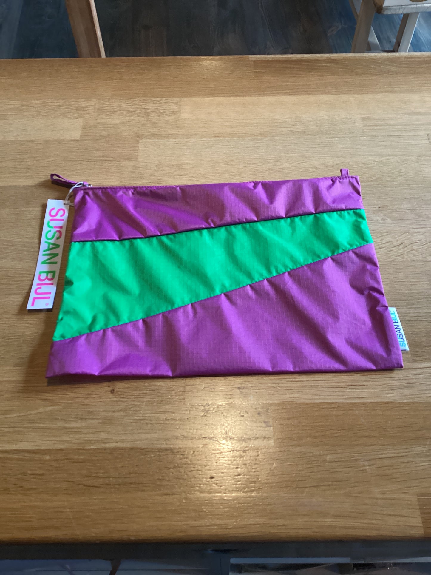 The new Pouch echo&greenscreen Large