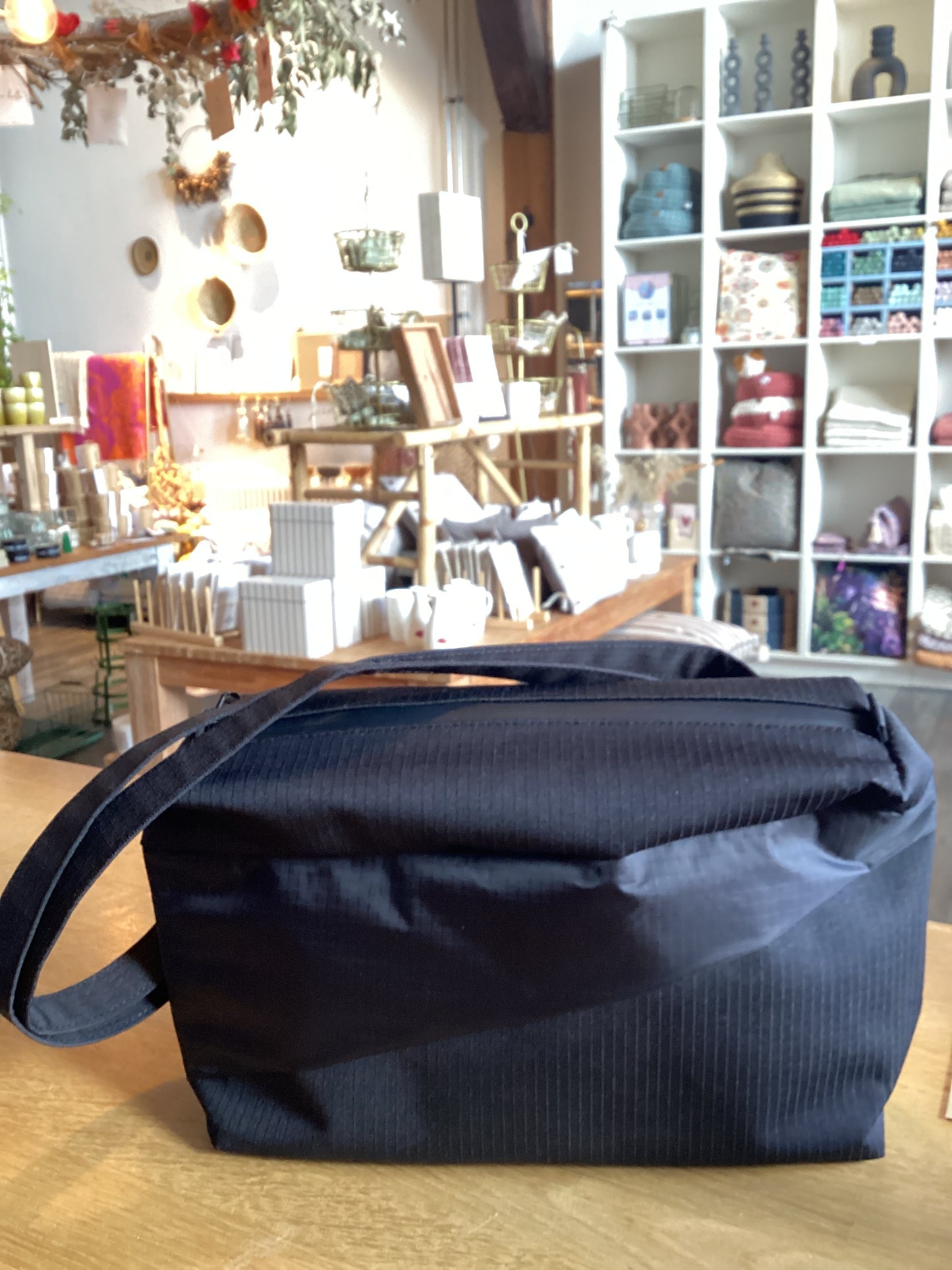 Susan Bijl the new bum bag black & black M