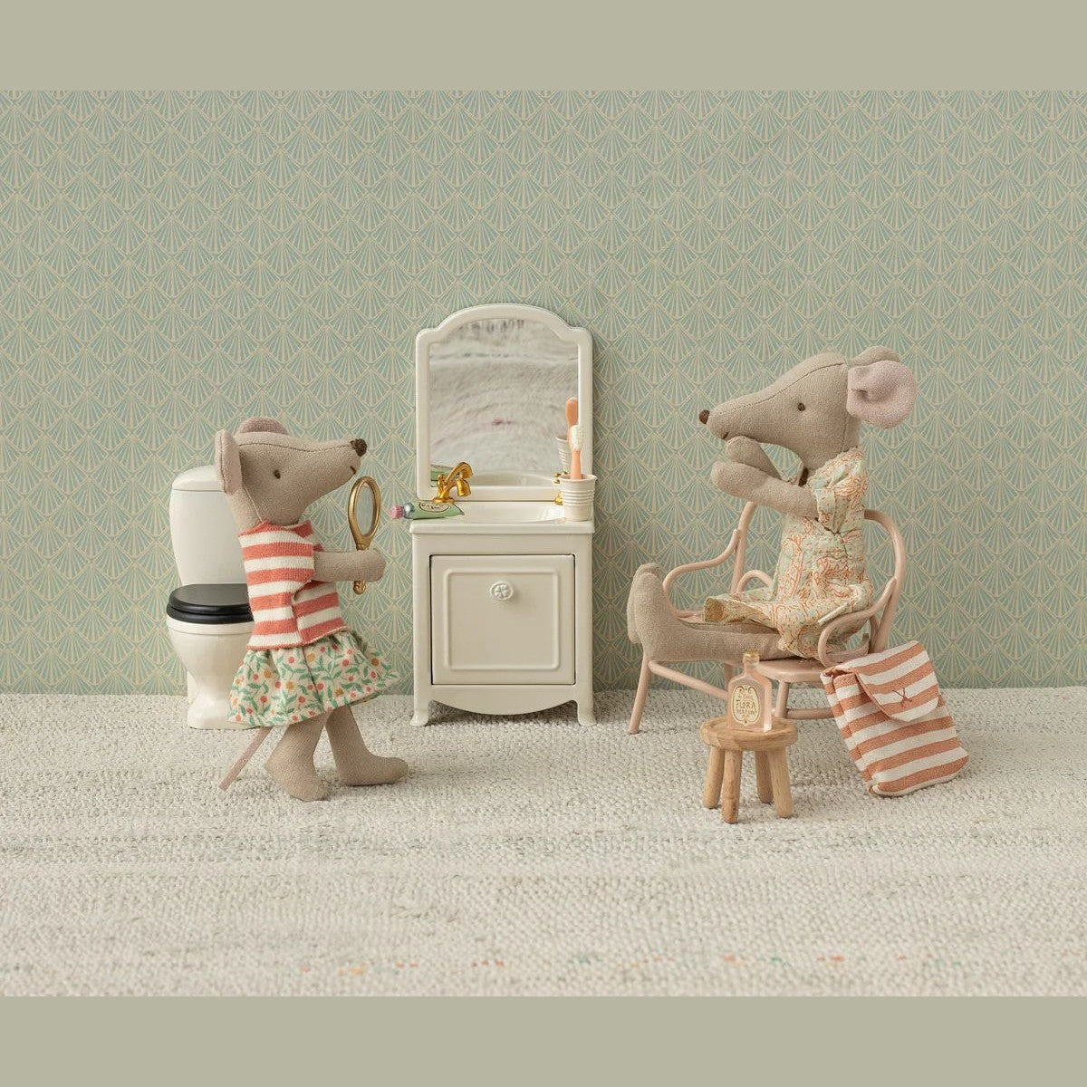 Maileg toothbrush set in bag mouse coral stripe
