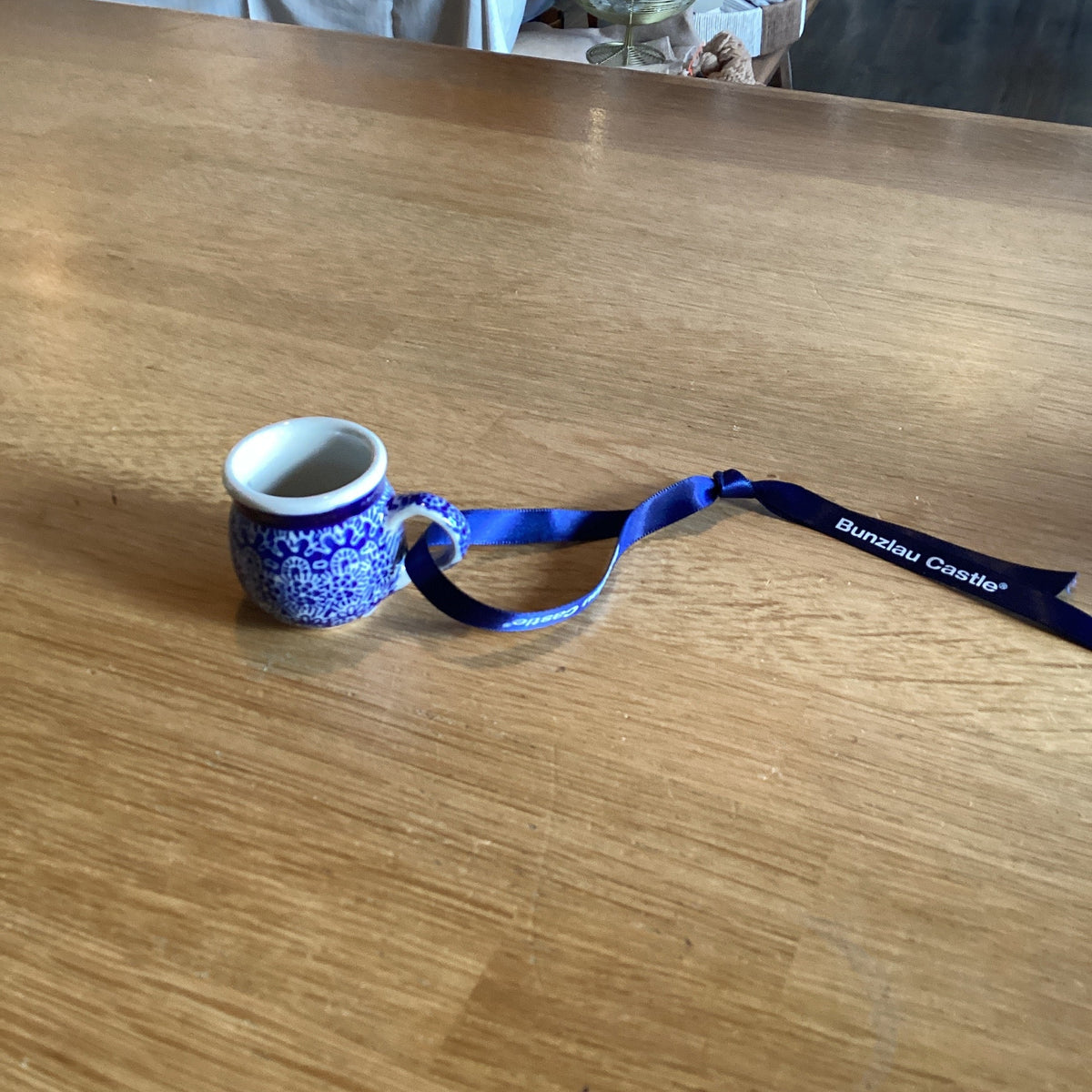 Hanger mug lace