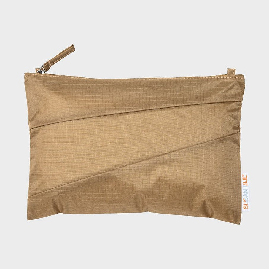 The new pouch mono camel medium
