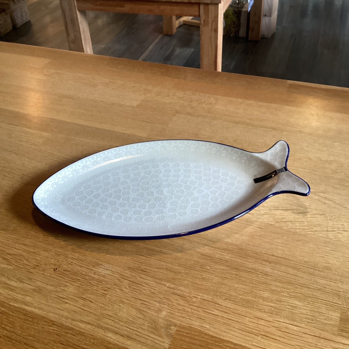 Fish plated large Lace