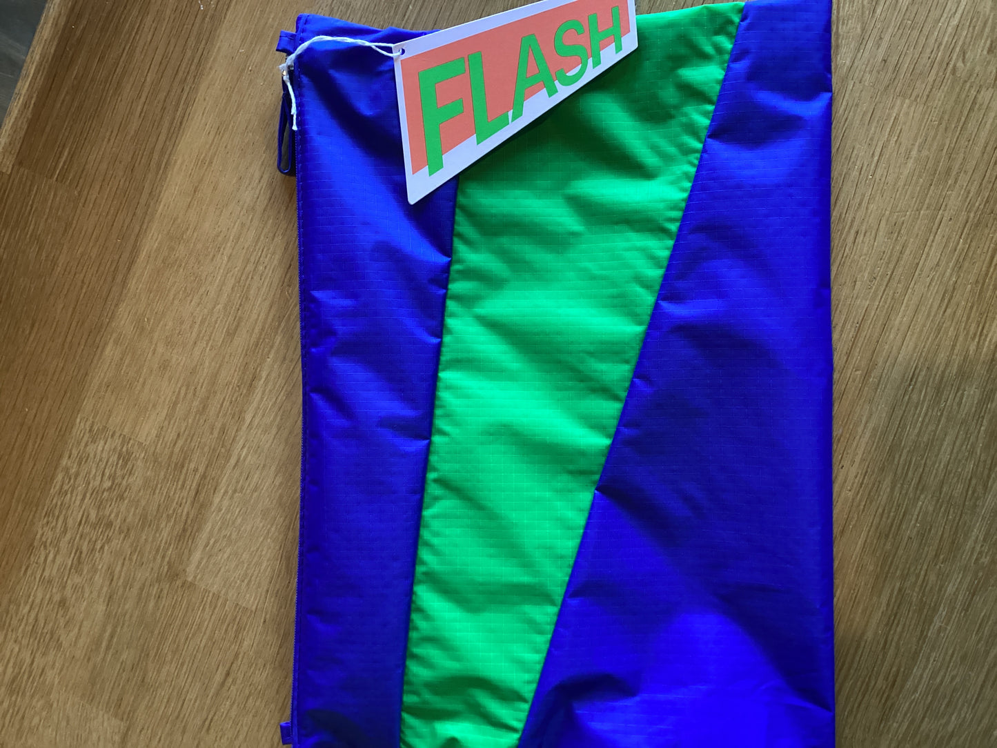 The new pouch Yves & greenscreen large