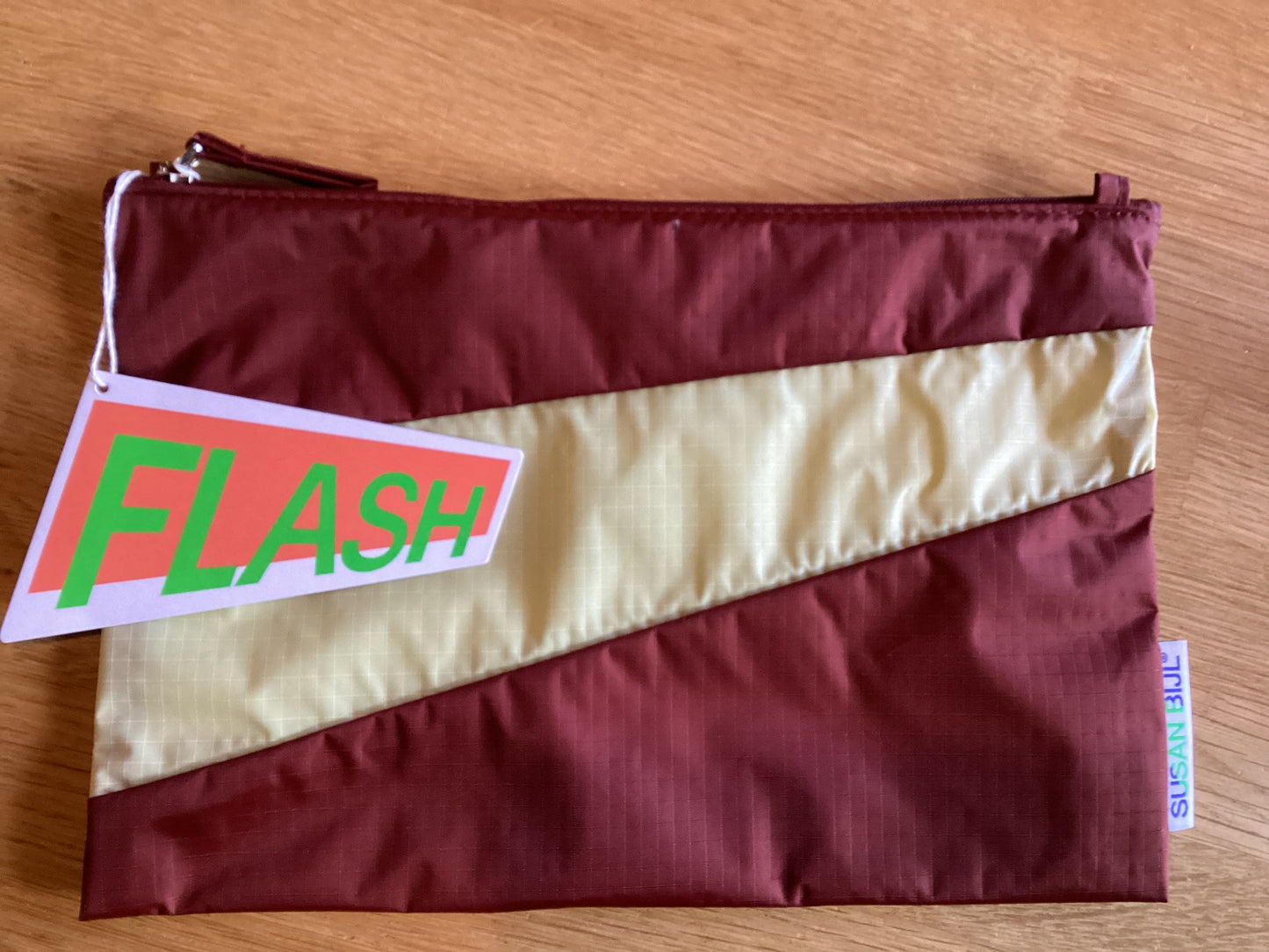 Susan Bijl the new pouch oxyde & joy M