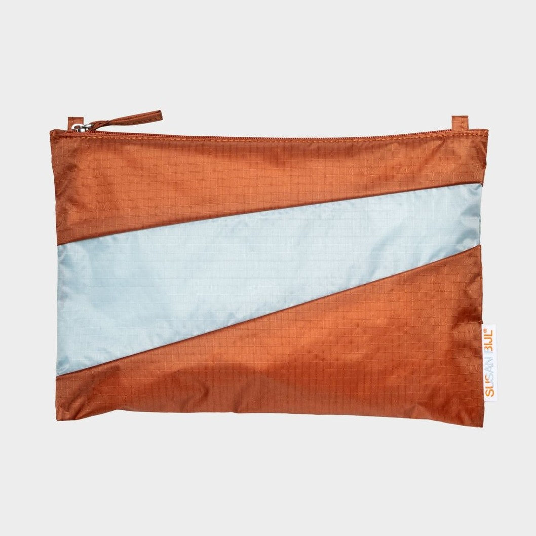 Susan Bijl the new pouch cinnamon & surf spray medium
