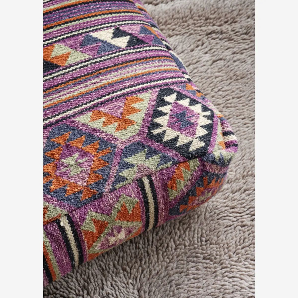 Madam stoltz poef plum PRE ORDER EIND SEPTEMBER