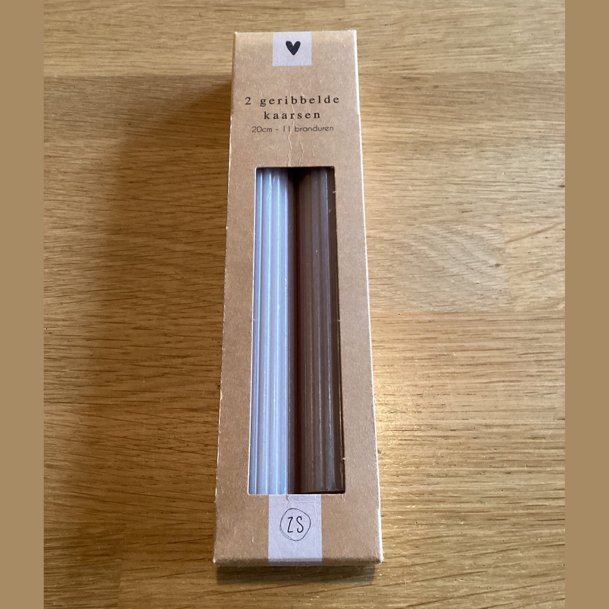 2 geribbelde kaarsen kaki 20 cm