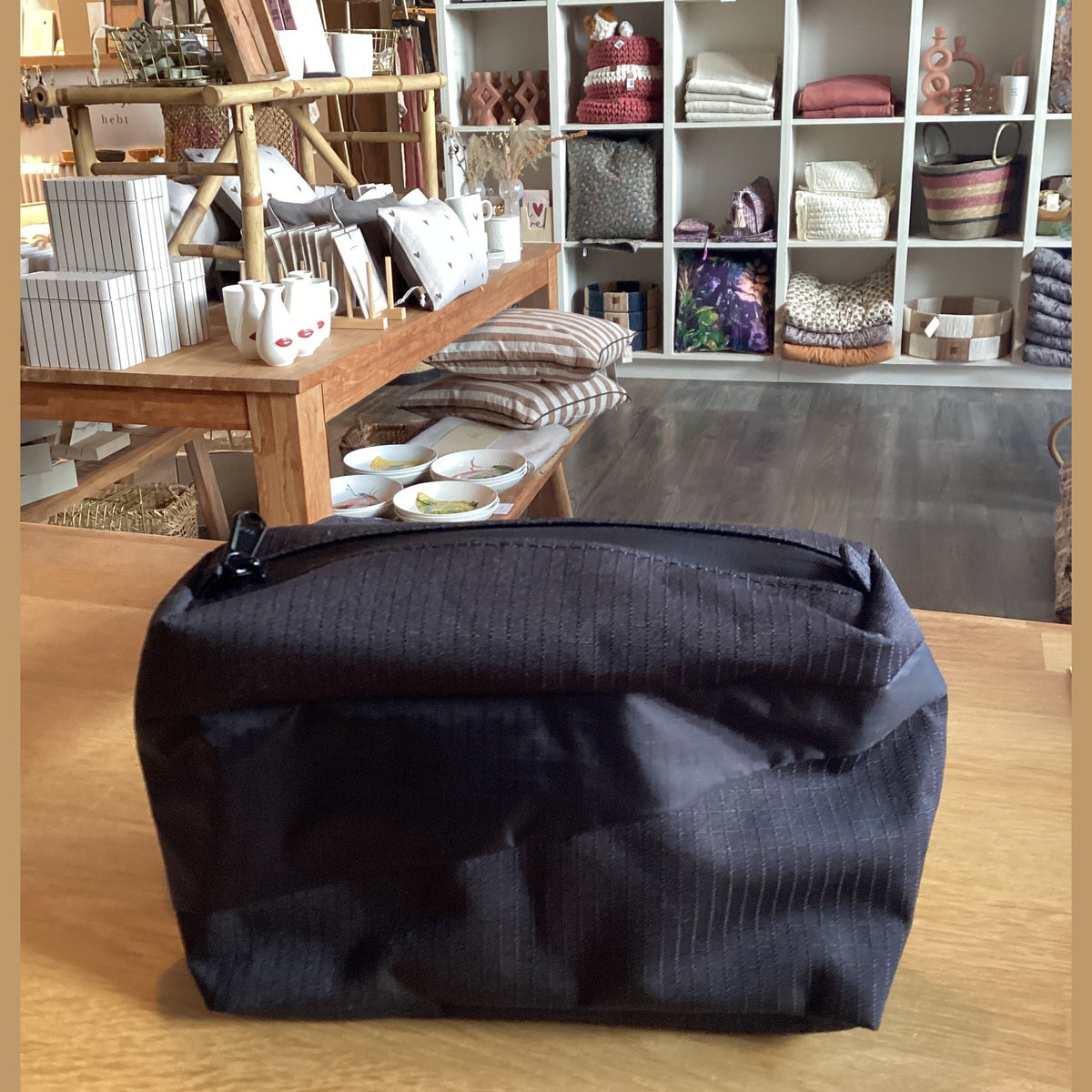 Susan Bijl the new bum bag Black & black S
