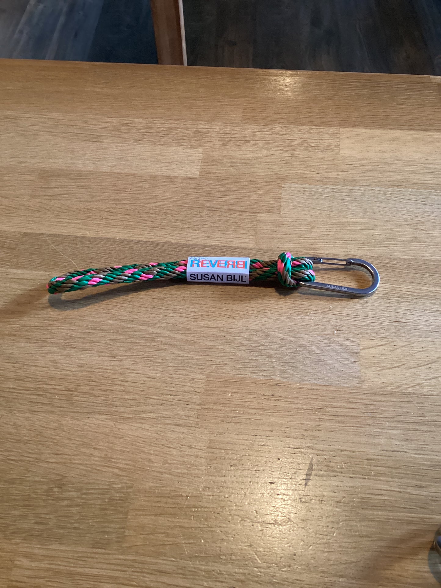 The New Kumihimo Keychain Wena & Fluo Pink