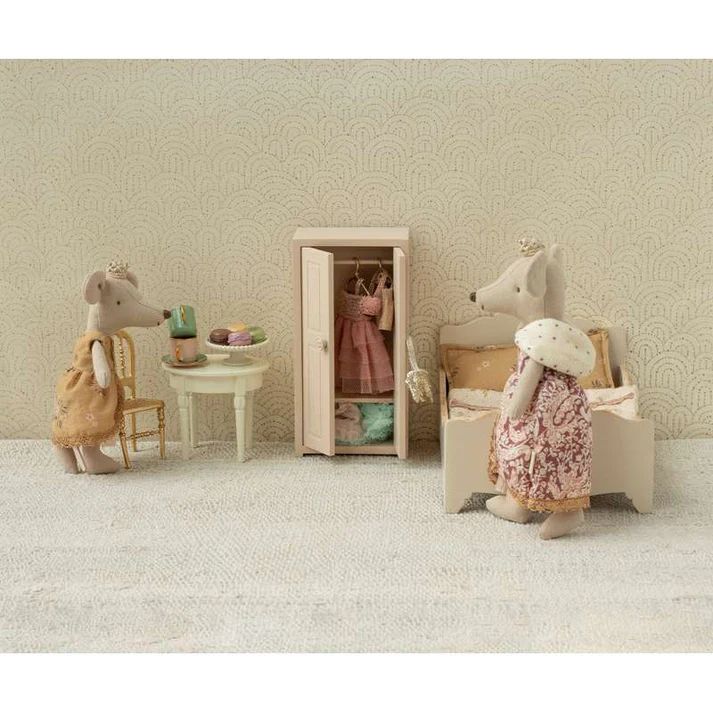 Maileg queen mouse mum