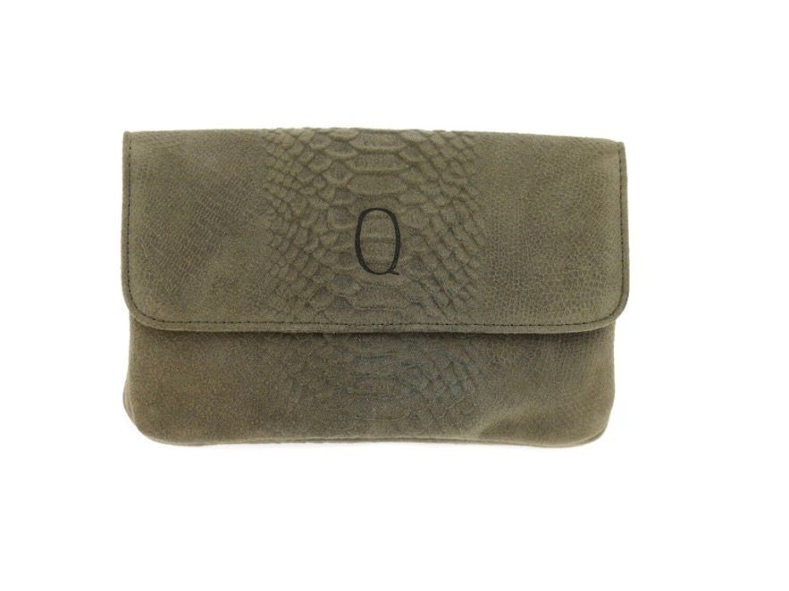 Yett suede handtas