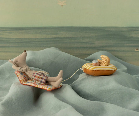Maileg beach mouse with air mattress dad flower