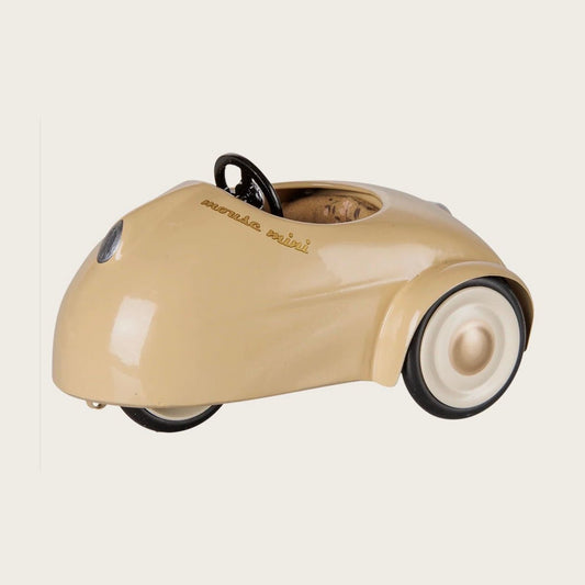Maileg Car mouse wheat