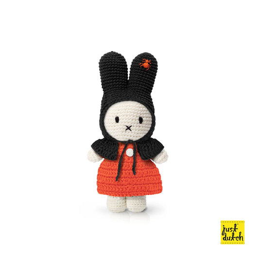 Miffy / nijntje and her Halloween outfit