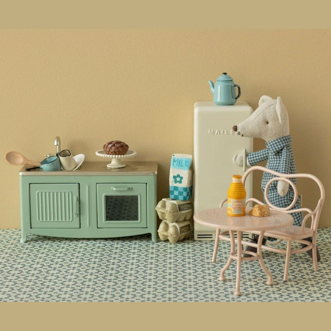 Maileg kitchen mouse mint