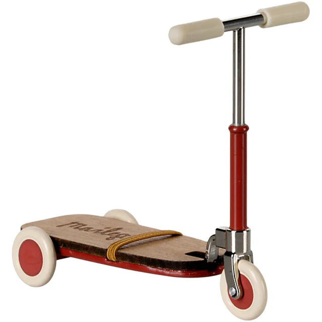 Maileg kick board red mouse