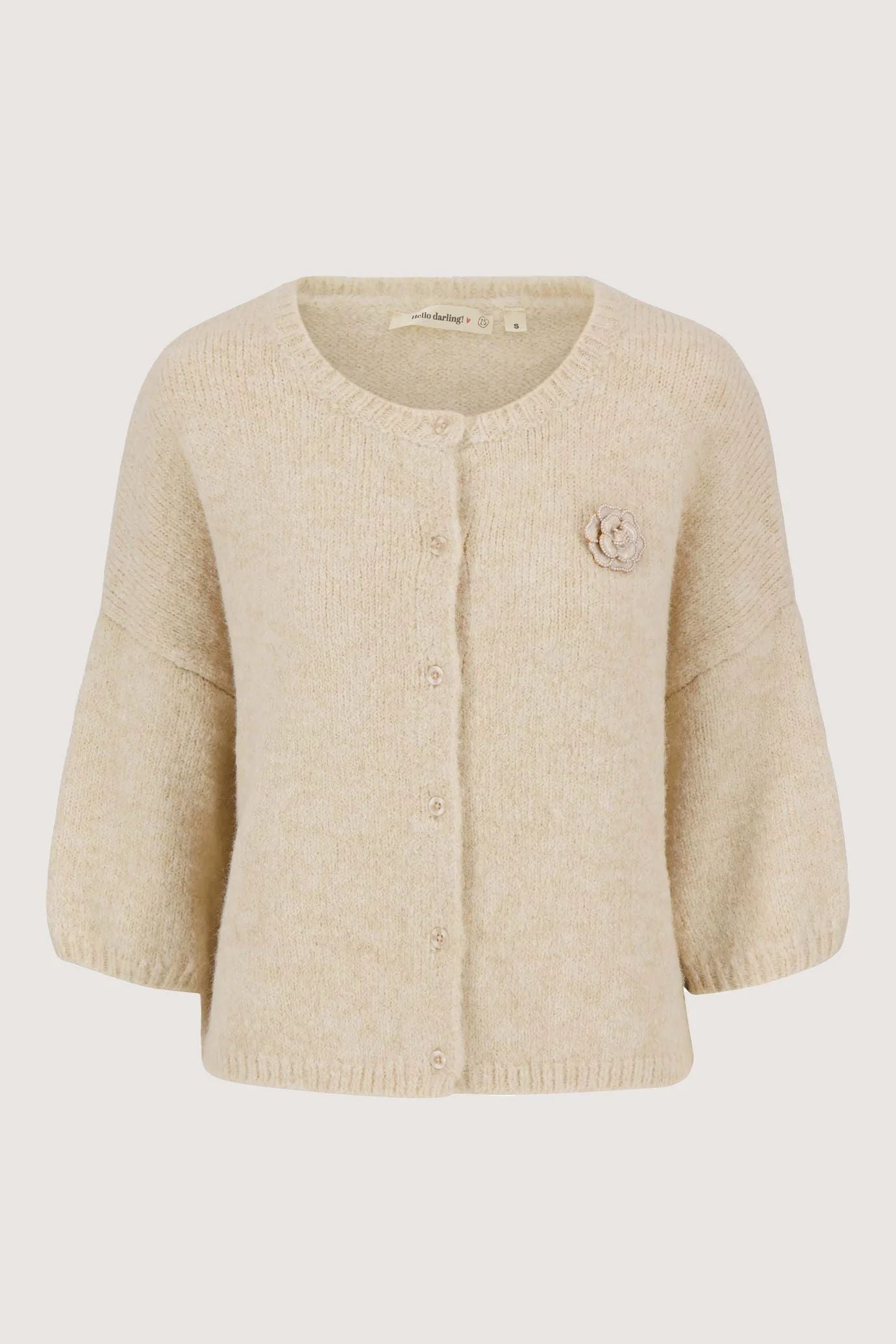 Zacht basis vest met vleermuis mouwen en broche