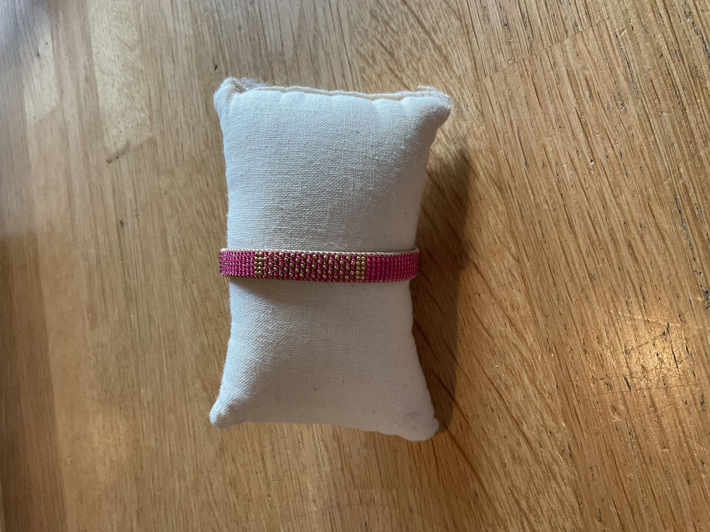 Ibu bracelet pin point fuchsia