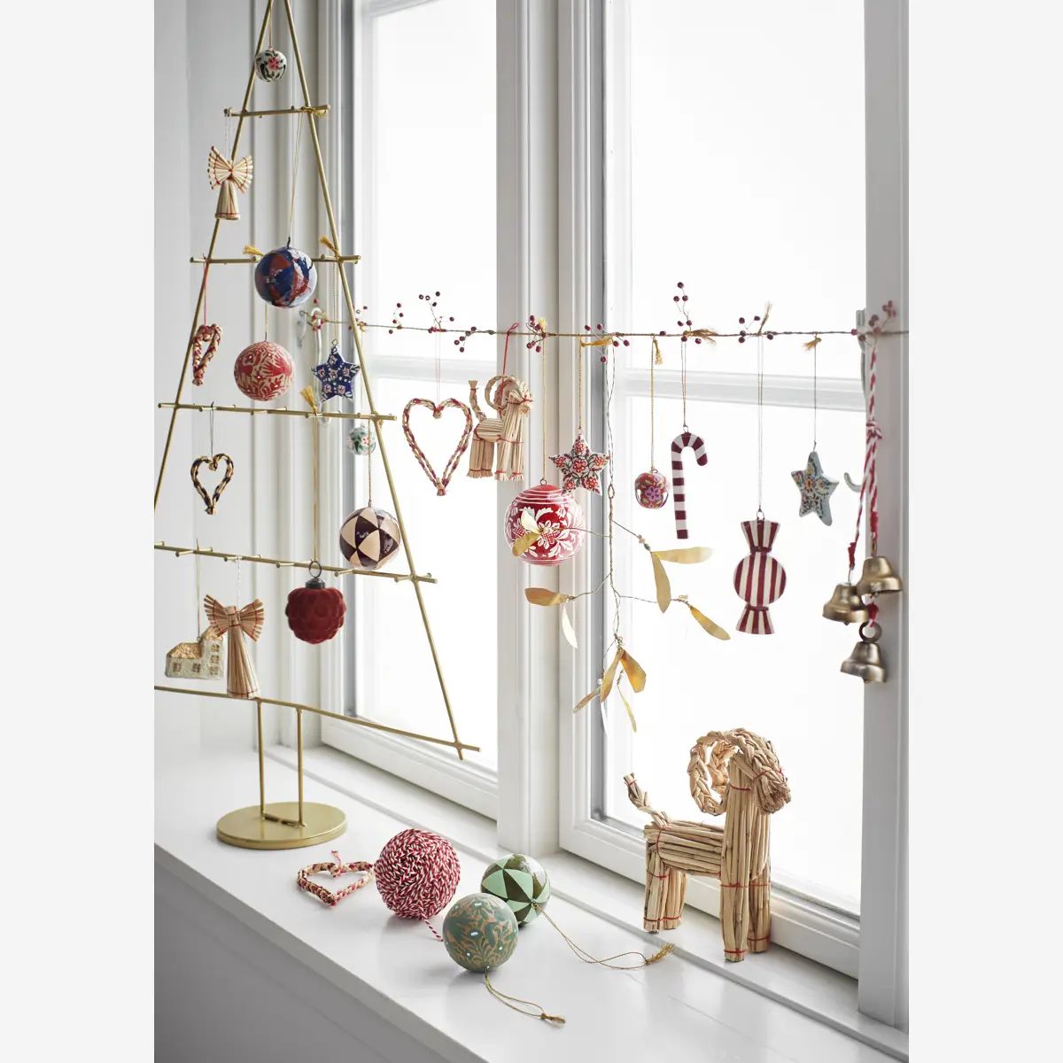 Madam stoltz standing iron christmas tree